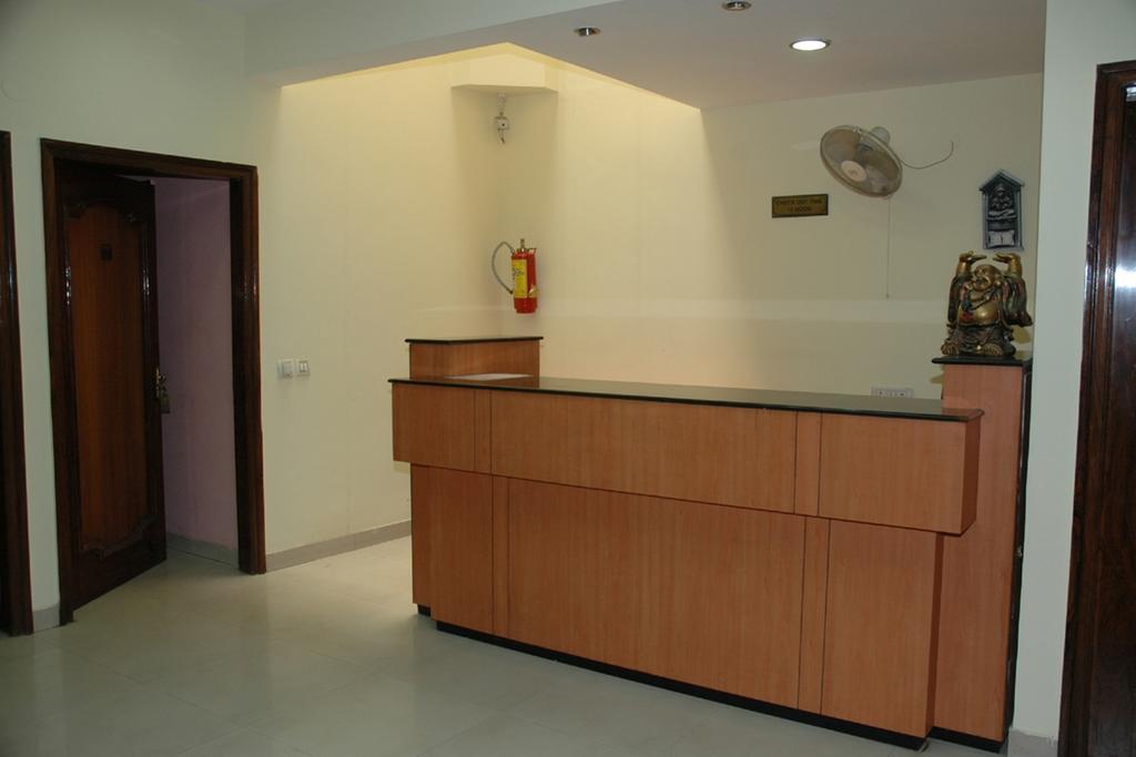 Hotel D R International Ambāla Стая снимка