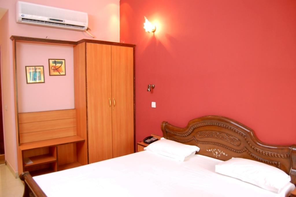 Hotel D R International Ambāla Стая снимка