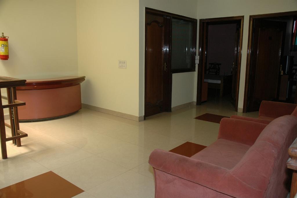 Hotel D R International Ambāla Екстериор снимка