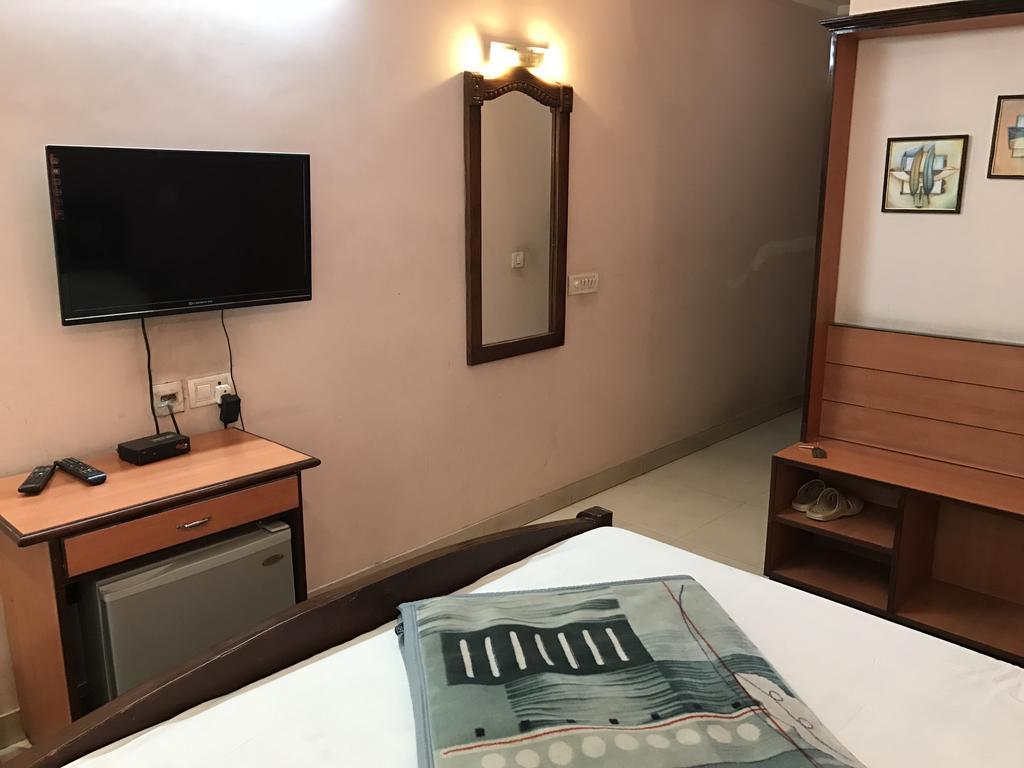 Hotel D R International Ambāla Екстериор снимка